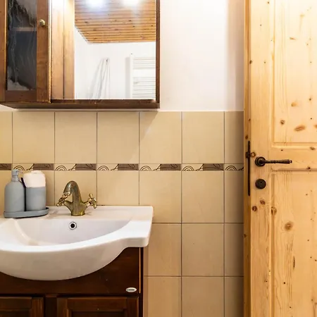 Nuovo Moderno Rustico Sul Lago Maggiore, Vino Fresco, Bbq - La Casa Di Amelia Pisano