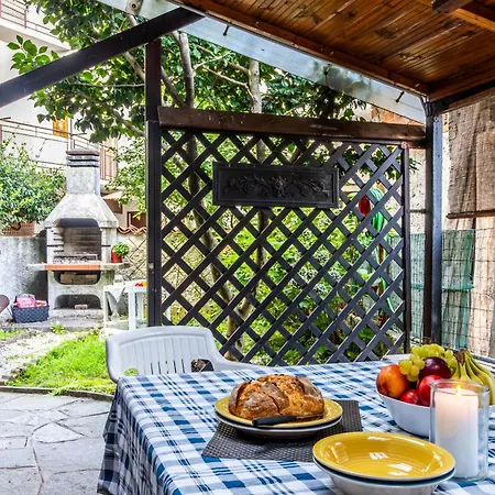 Nuovo Moderno Rustico Sul Maggiore, Vino Fresco, Bbq - La Casa Di Amelia Pisano